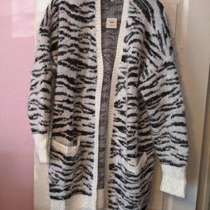 Juniors size 1X Zebra Long Cardigan Mudd New